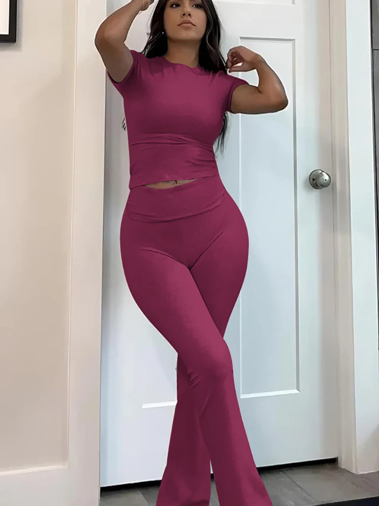 Women's two-piece sports leisure set.